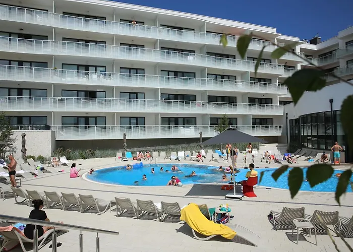 Lux Tukan B004, Polanki Aqua - Holiday City